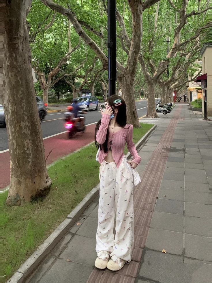 Ảnh gái xinh che mặt với phong cách cực chất 2