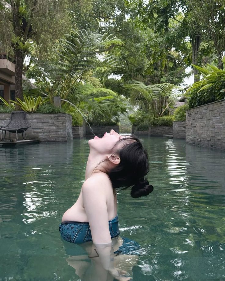 Ảnh gái xinh che mặt với phong cách cực chất 11