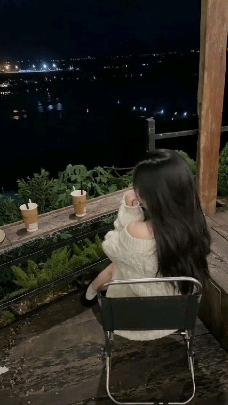 Ảnh gái xinh che mặt với phong cách cực chất 5