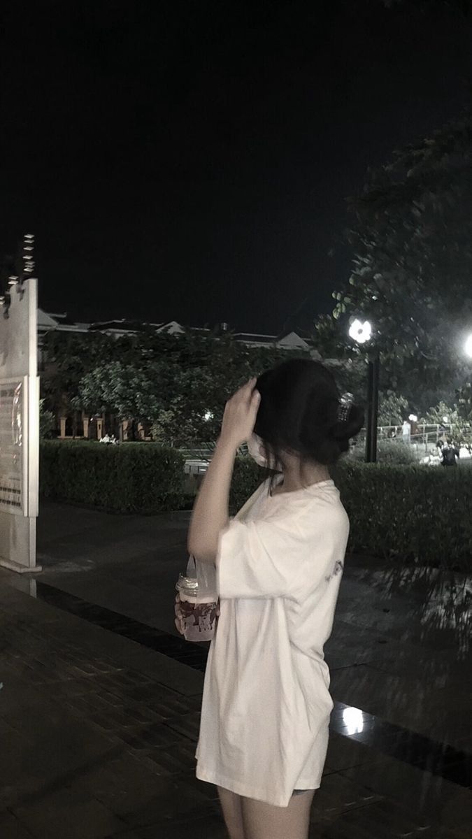 Ảnh girl che mặt lạnh lùng: Cá tính mạnh mẽ 16