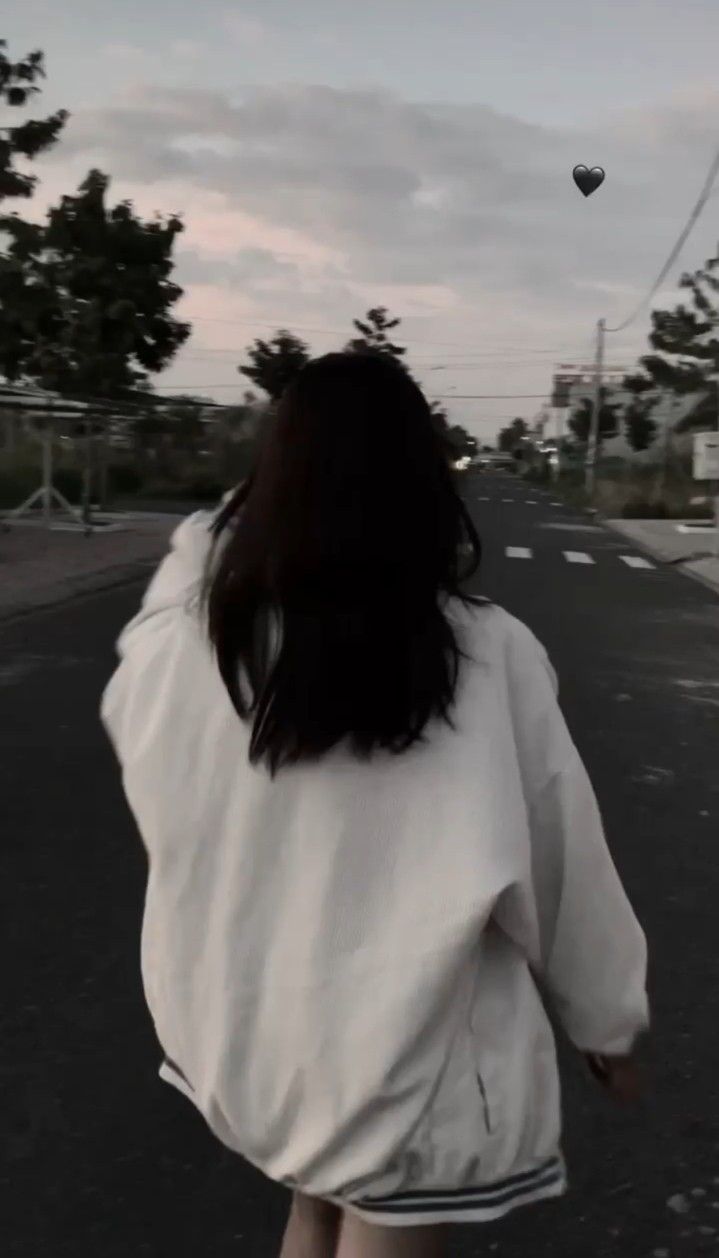 Ảnh girl che mặt lạnh lùng: Cá tính mạnh mẽ 17