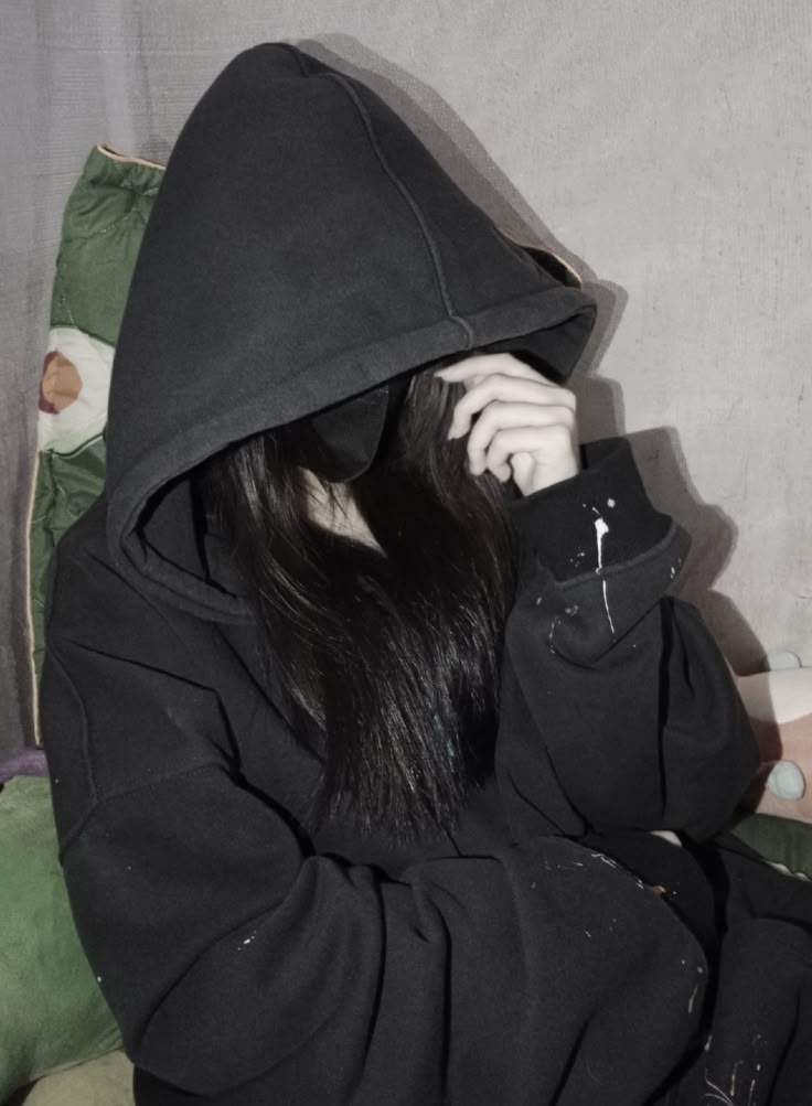 Ảnh girl che mặt lạnh lùng: Cá tính mạnh mẽ 18