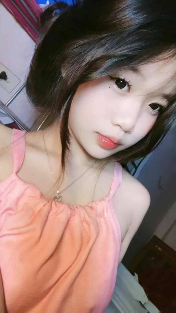 Ảnh hot girl đáng yêu với nụ cười trong trẻo 2